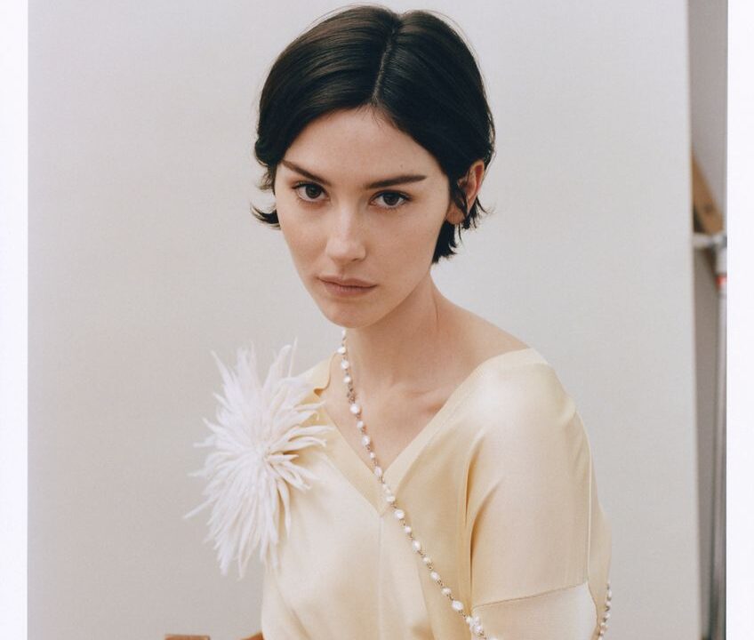 Gracie Abrams is trying to live in the moment.
