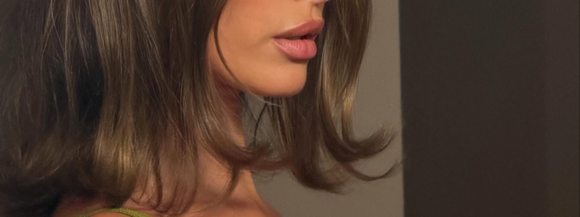 Hailey Bieber gives the '90s lob a modern update.