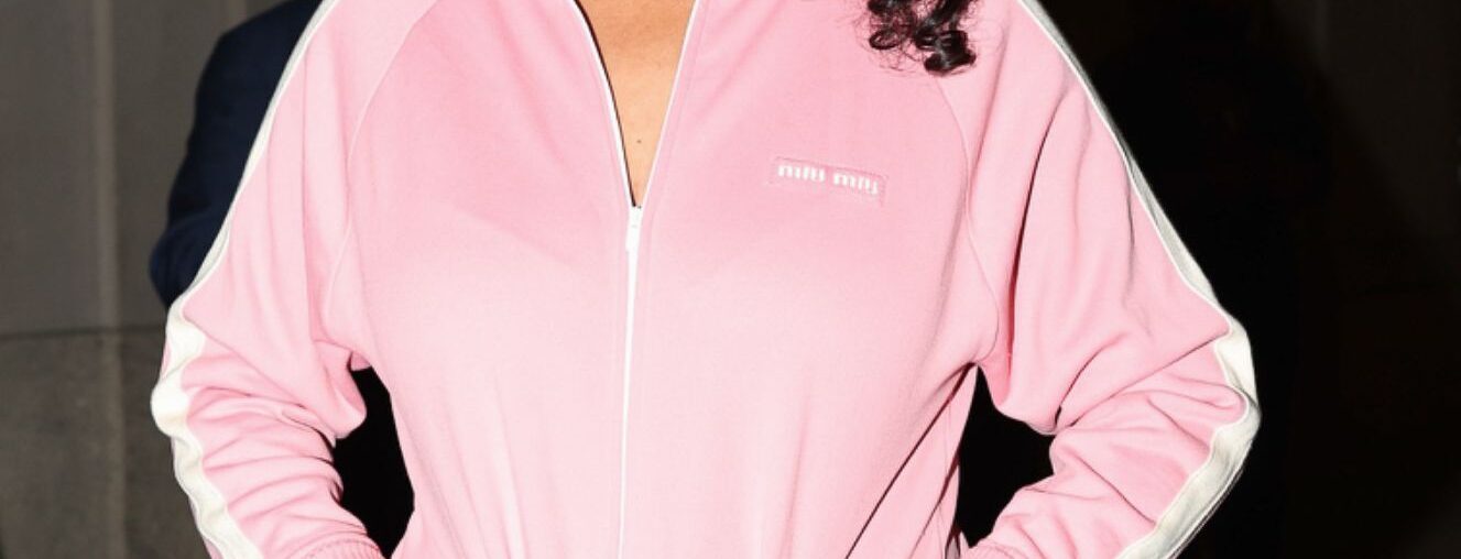 Rihanna brings it back with a classic 2000s-era look.