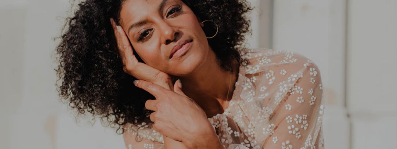 Sarah Jones fell out of love with America. Her new play puts that relationship into therapy.