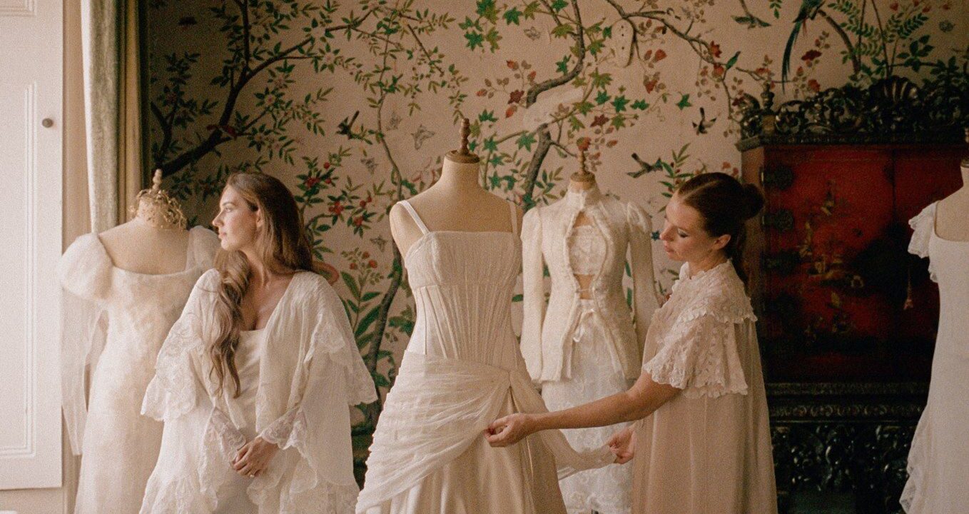 If you're in a hurry to find a wedding dress, here are some quick options to consider:

-