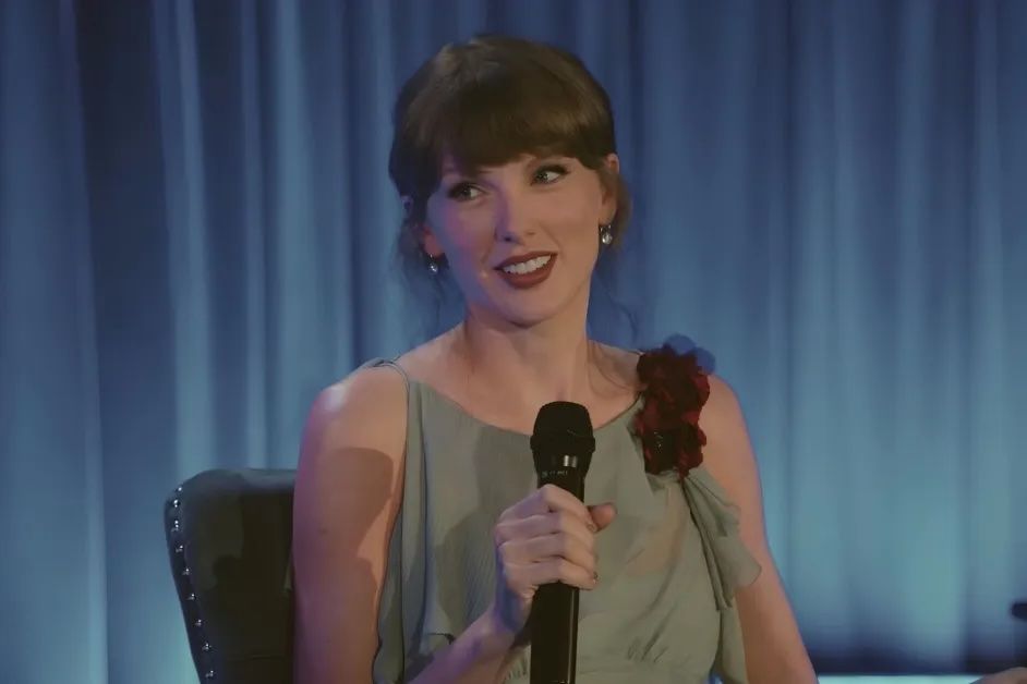 Taylor Swift wore a classic West Village staple for her first performance after the wedding.
