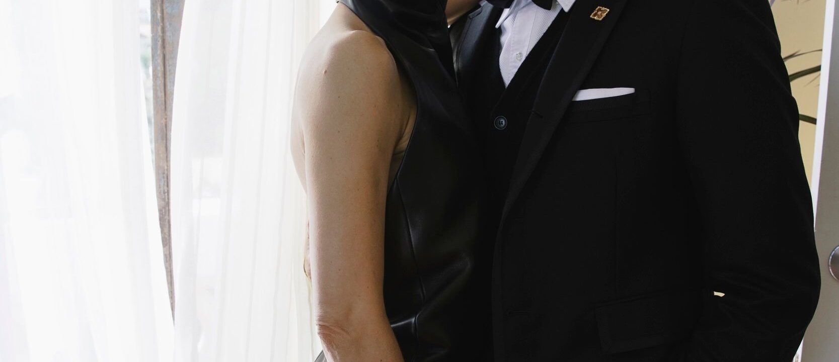 Keri Russell and Matthew Rhys embraced their American sides at the 2026 Emmys.
