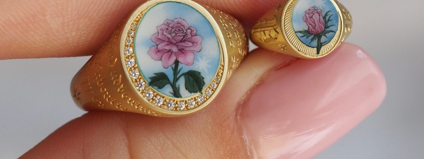 Taylor Swift’s favorite jeweler has created a baby signet ring for her newborn daughter.