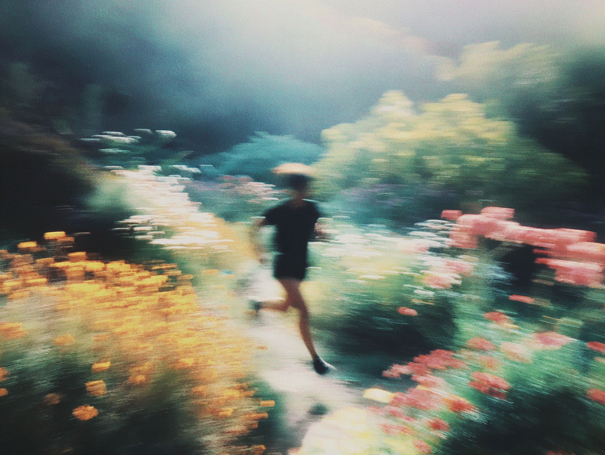 u6655329418_a_lone_girl_runner_in_trail_gear_in_motion_runnin_a76a6d66-6ae7-4acb-bac5-94829c9df50b_1